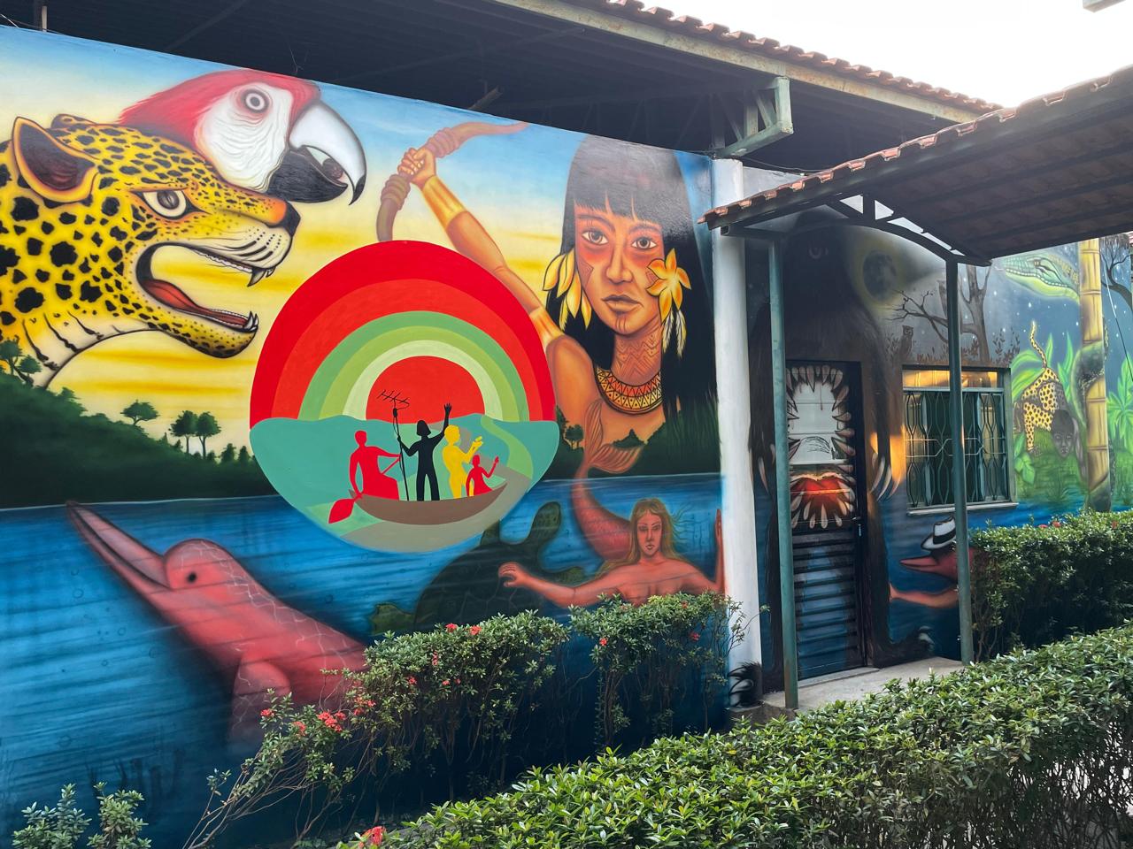 Fachada do Laboratório Educom Edilberto Sena em Tefé - Amazonas